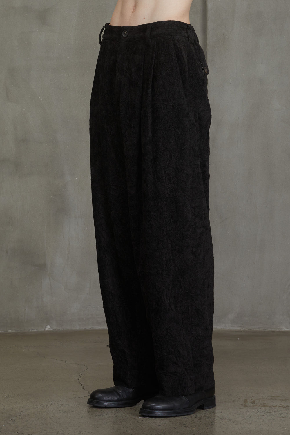 Velvet Front Pleats Trousers