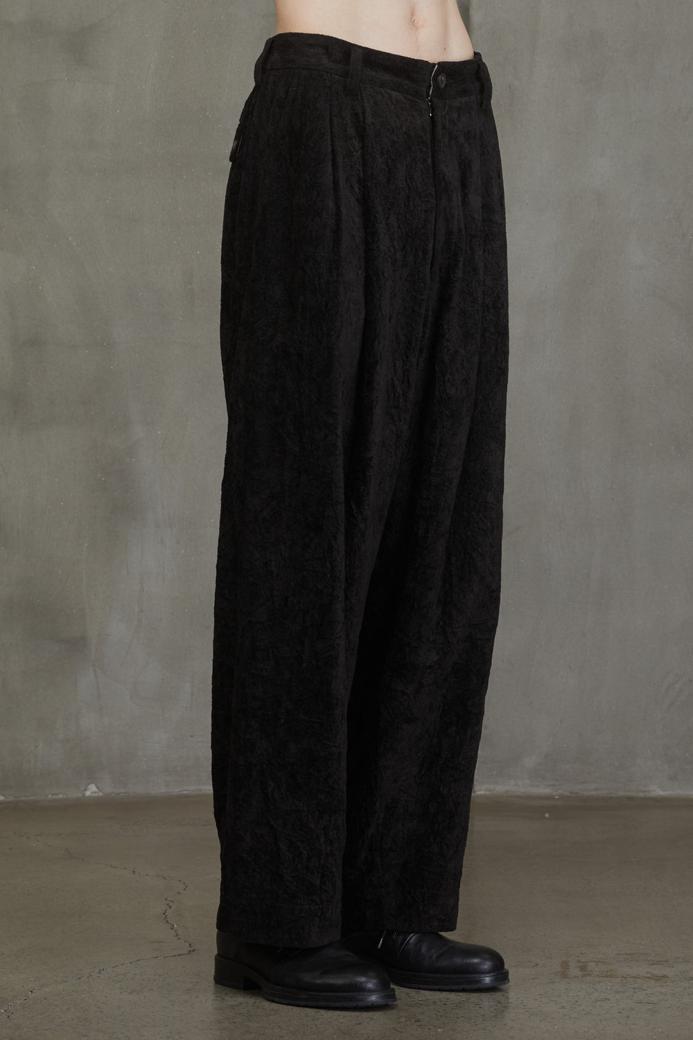 Velvet Front Pleats Trousers