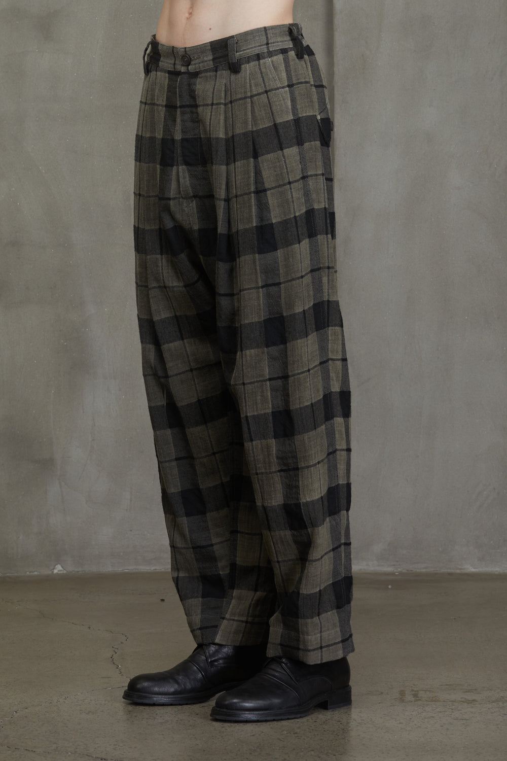 Plaid Tapered Trousers