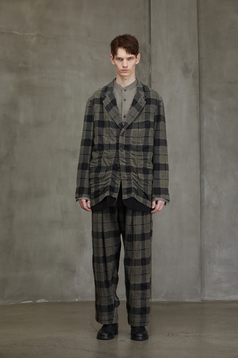 Plaid Raw Edge Shoulders Three Button Jacket