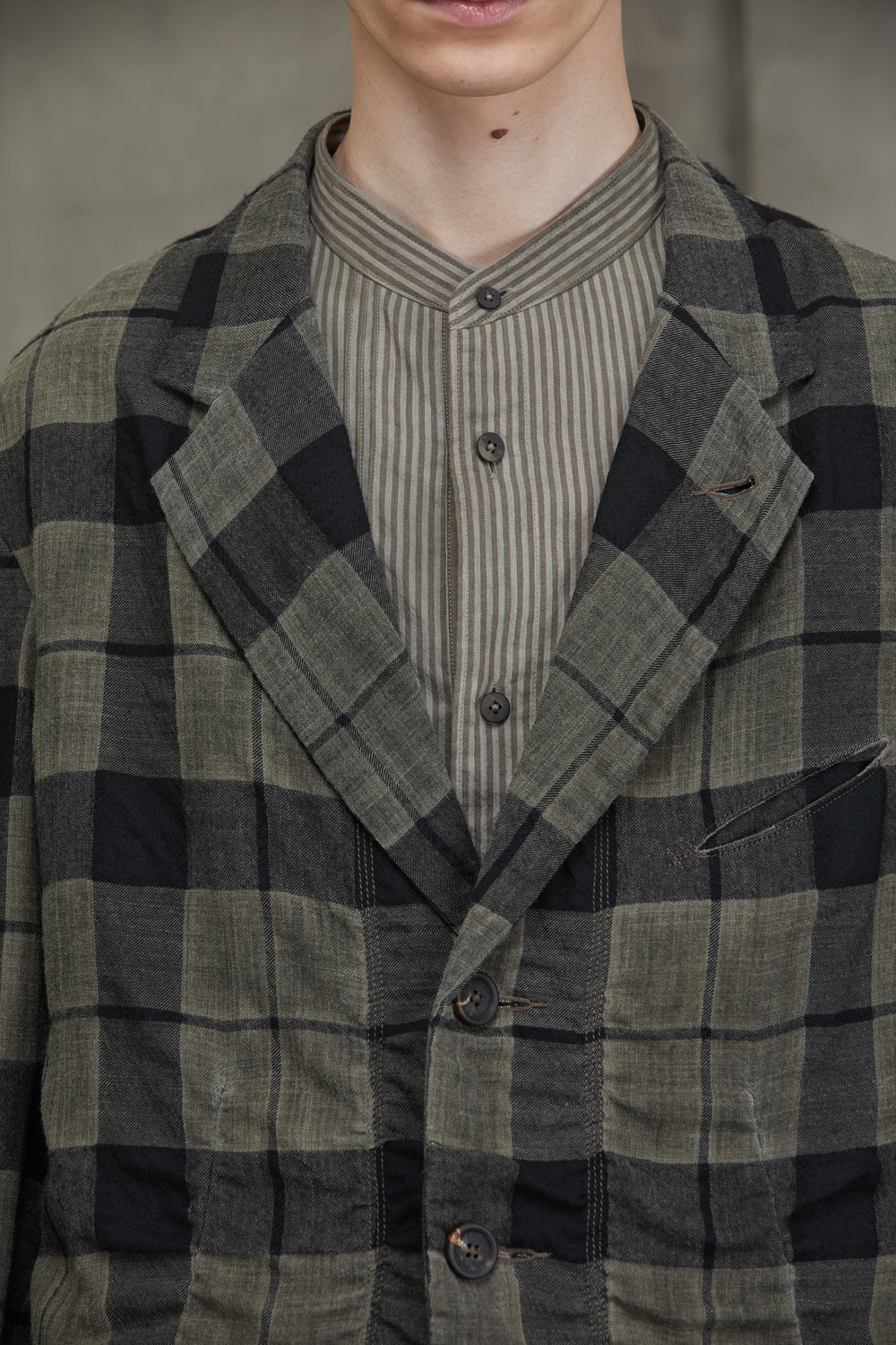 Plaid Raw Edge Shoulders Three Button Jacket