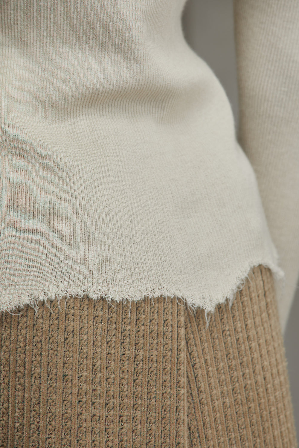 Scoop Neck Ribbed Pull Over Beige