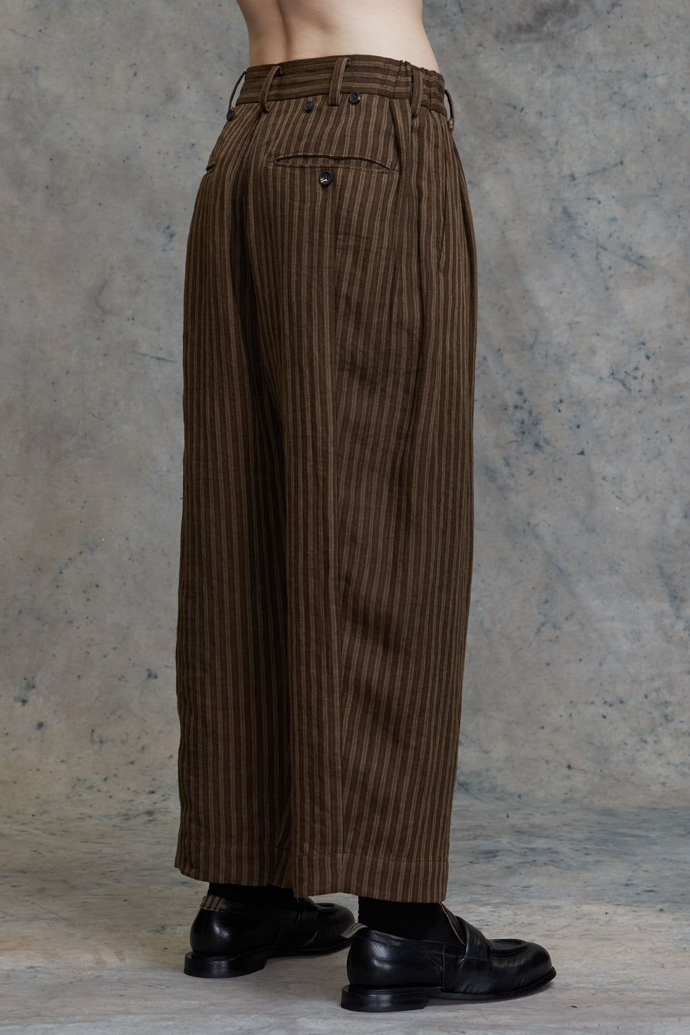 Front Pleats Tapered Long Trousers