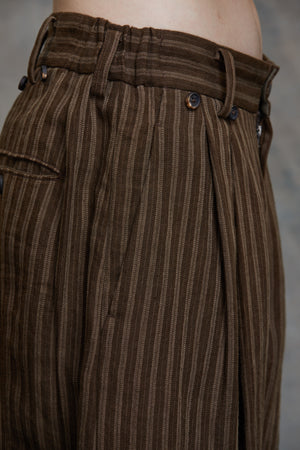 Front Pleats Tapered Long Trousers