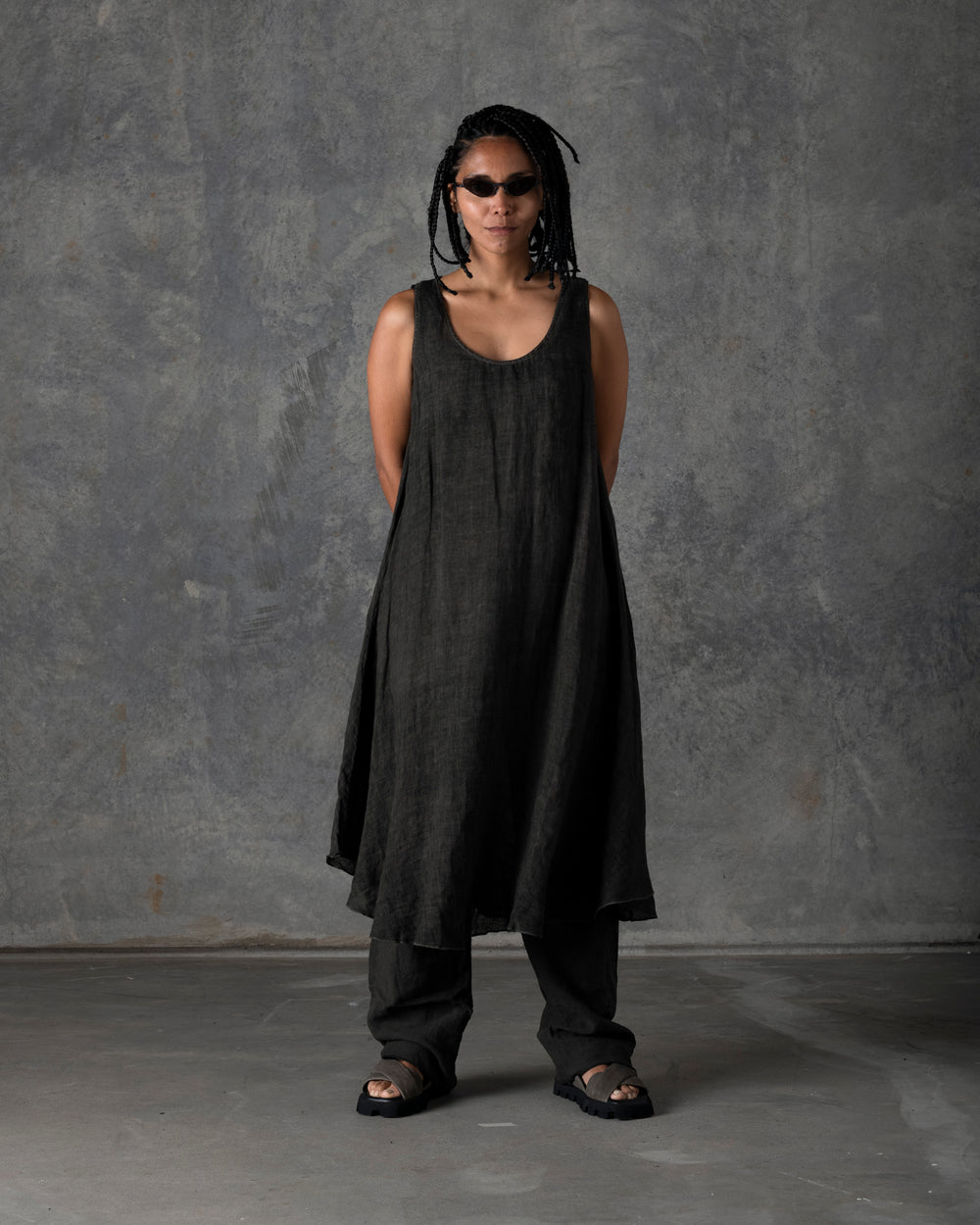 Medium Tank Dress Dark Grey / Brown T-200