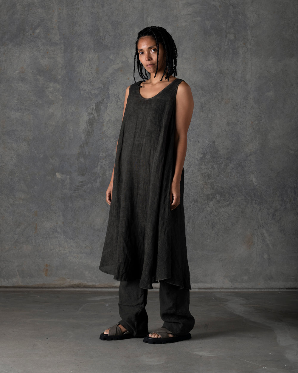 Medium Tank Dress Dark Grey / Brown T-200