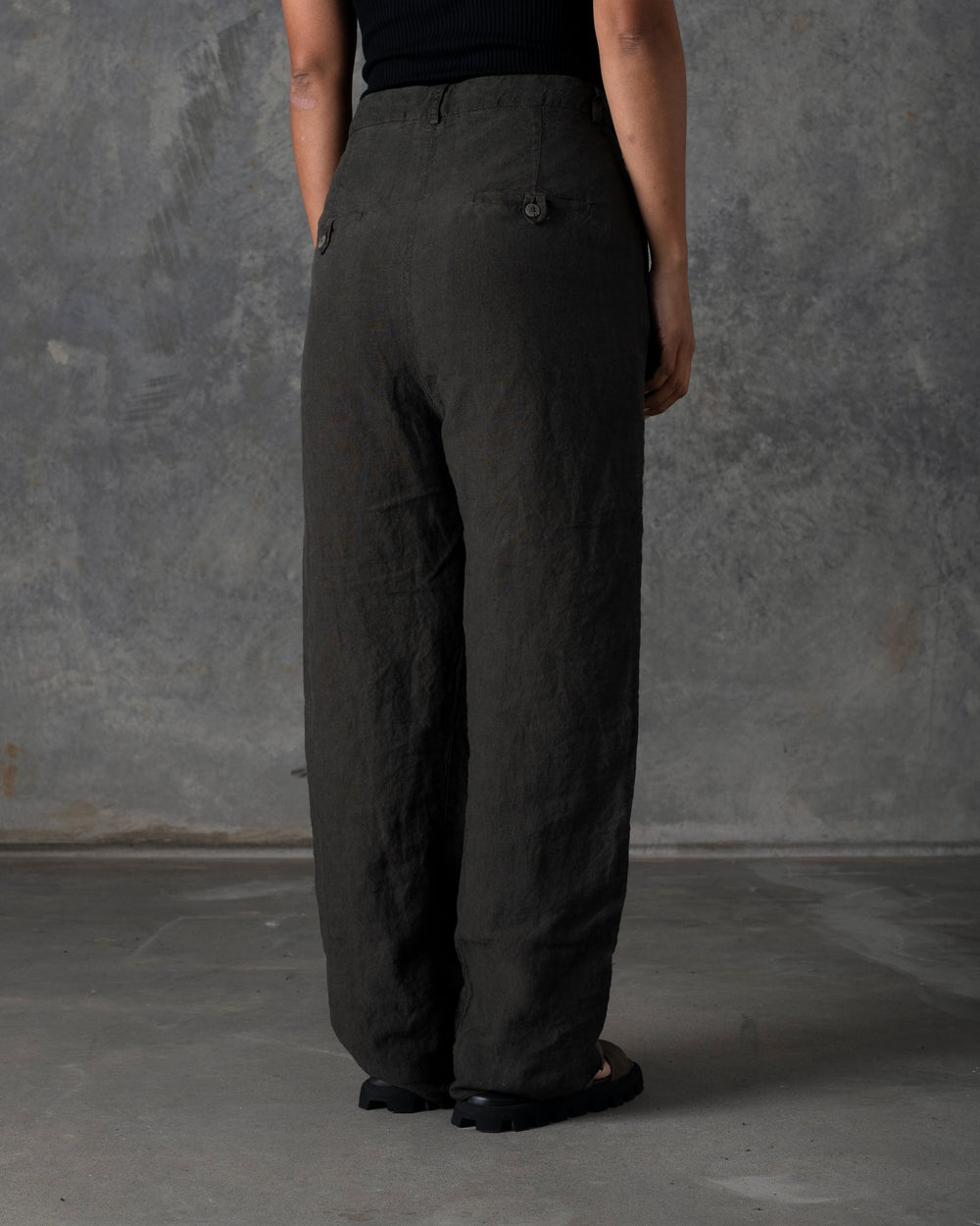 Large Fit Pant Button Closure Dark Grey / Brown T-103