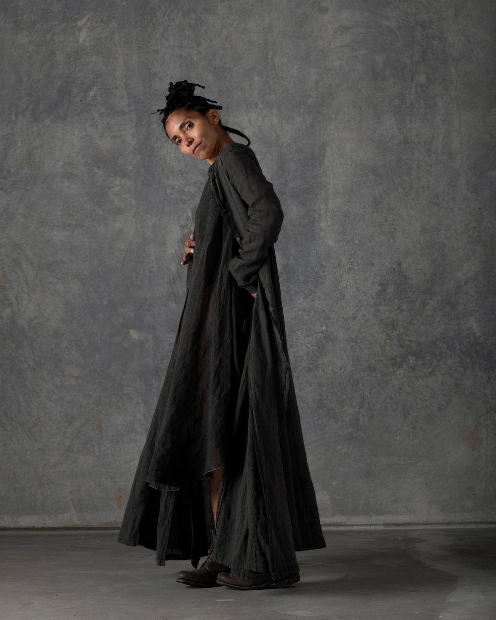 Long Shirt Dress Dark Grey / Brown T-200