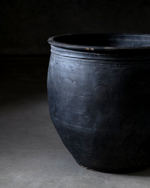 Old Open Mouth Dark Pot