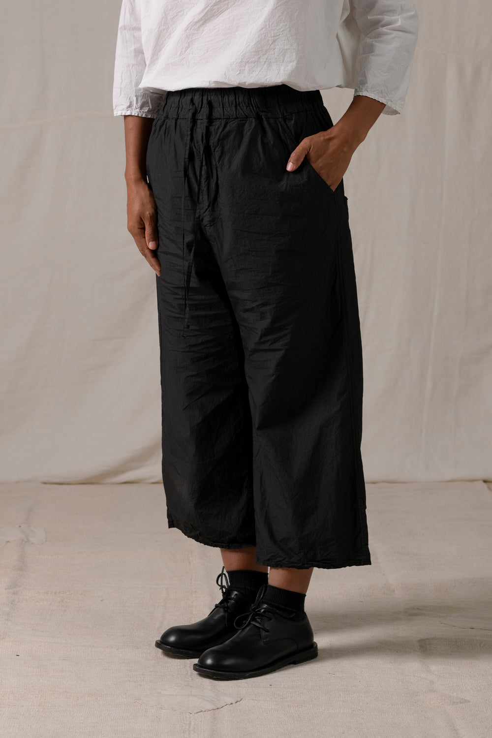 Wide & Short Trousers TC Black