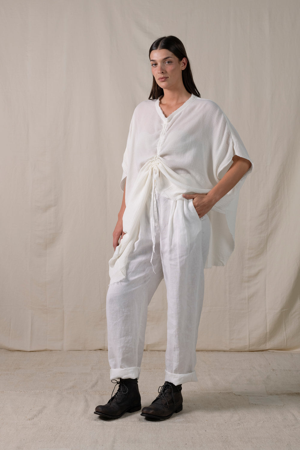 AXI Cape with Central Coulisse White