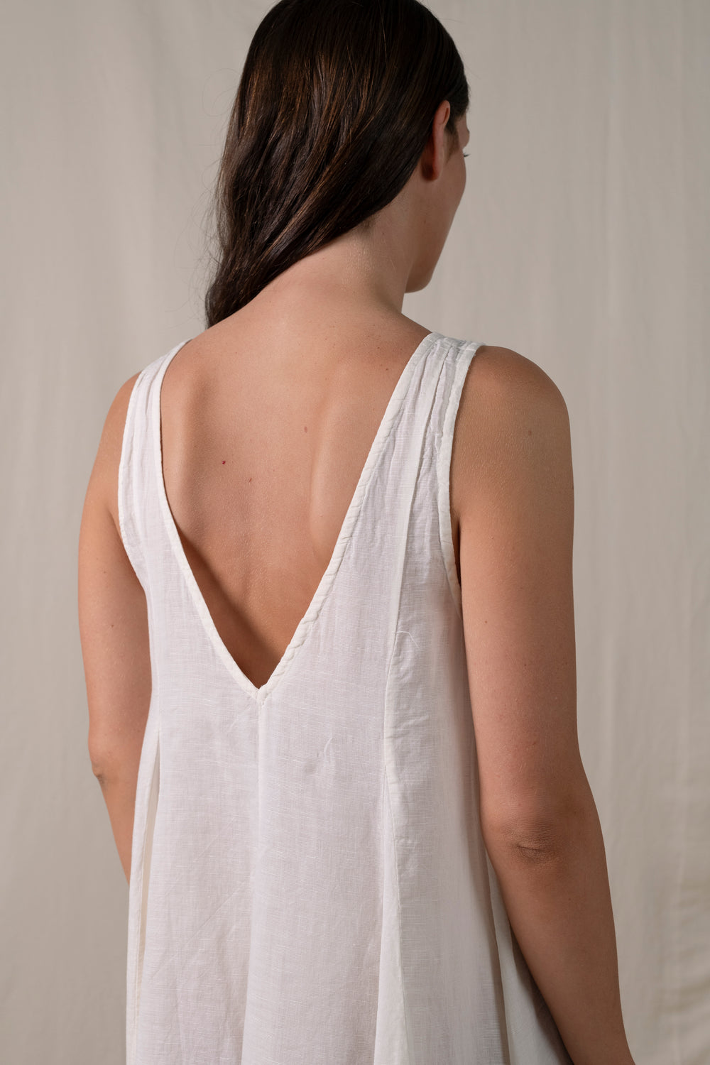 Sleeveless Back Low-Cut Dress White