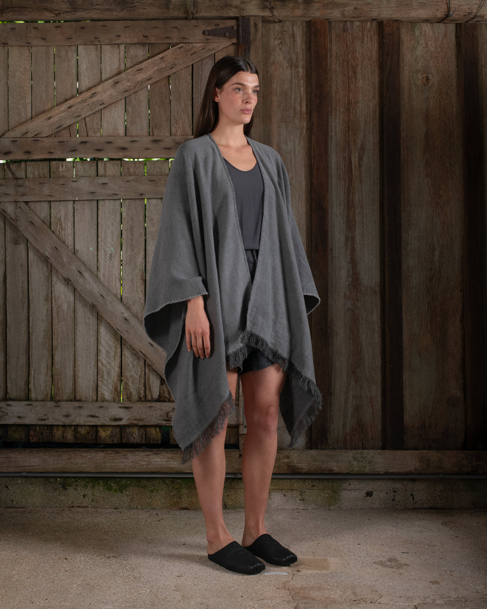 Short Wearable Blanket Cashmere and Hemp Powdered Charcoal