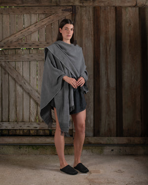 Short Wearable Blanket Cashmere and Hemp Powdered Charcoal