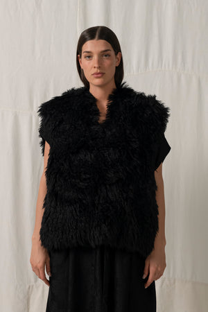 Truss Vest Fur Black