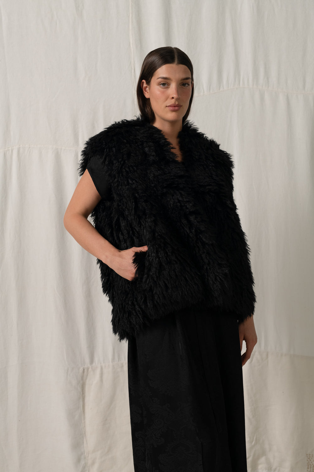 Truss Vest Fur Black