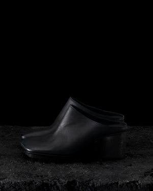 Leather Stone Mule Black