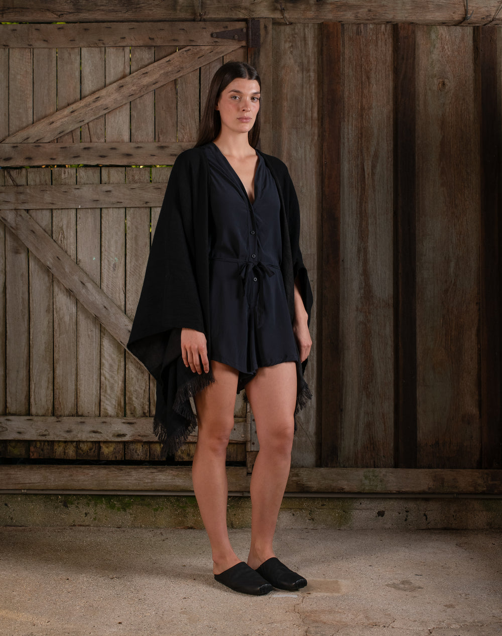 Short Wearable Blanket Cashmere and Hemp Black